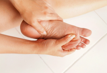 caring for diabetic foot ulcers